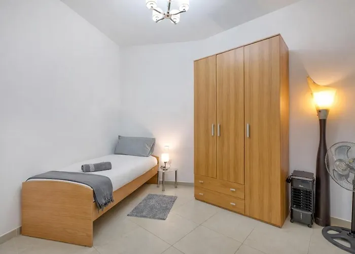 St Pauls Bright With Balcony Appartement