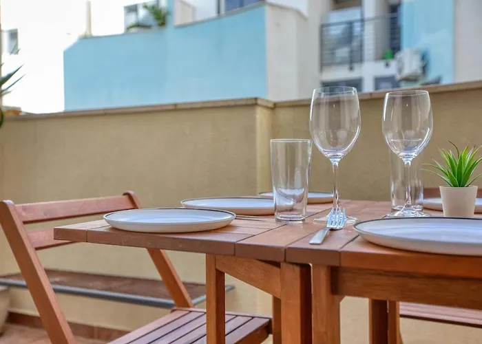 Appartement St Pauls Bright With Balcony