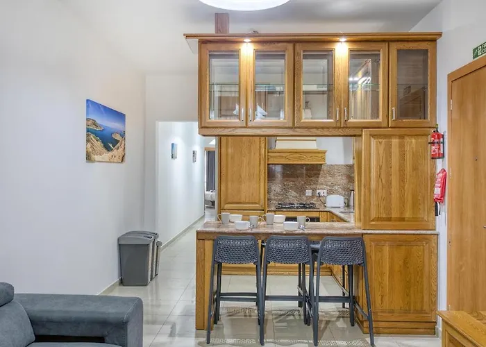 St Pauls Bright With Balcony *